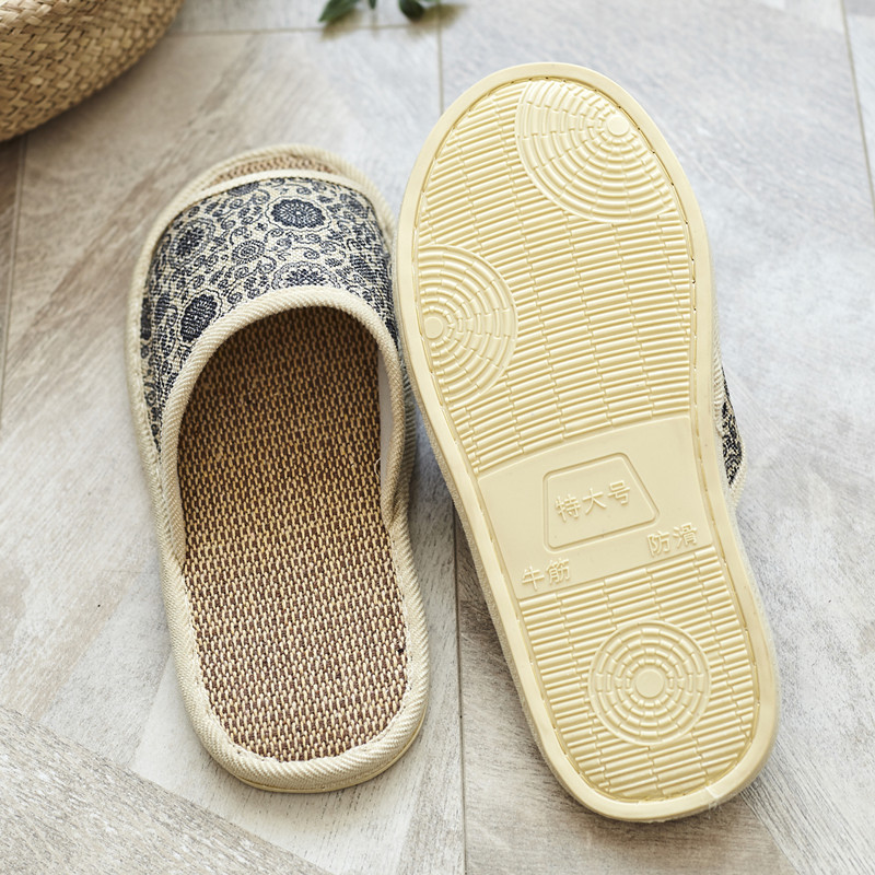 Pantuflas de lino transpirables con puntera abierta y estampado floral. 5