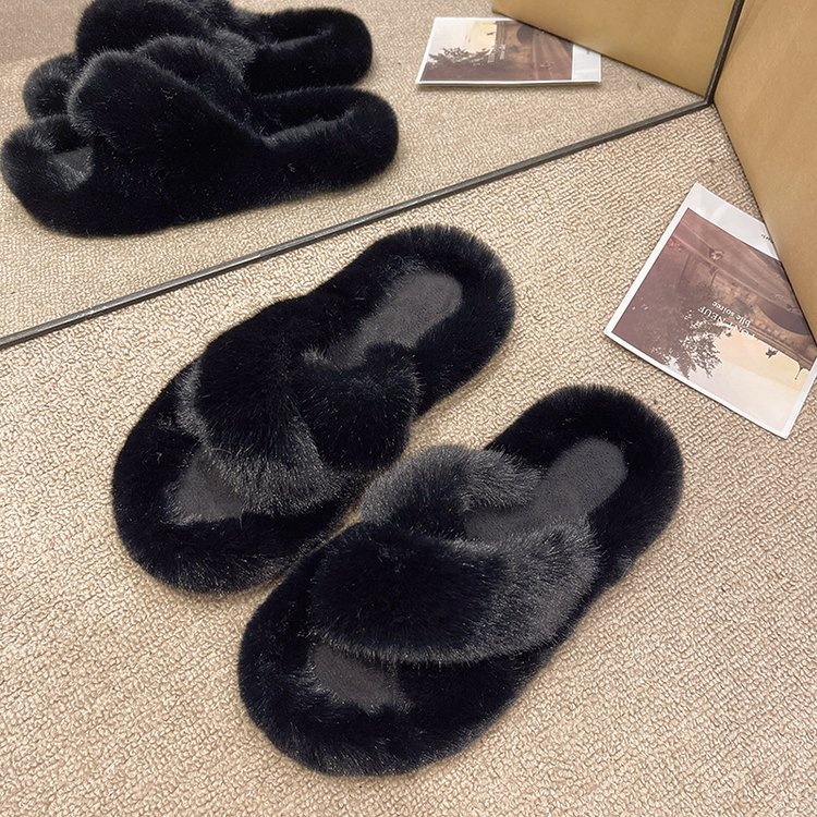 Pantuflas de mujer con tiras cruzadas y suave piel sintética. 7