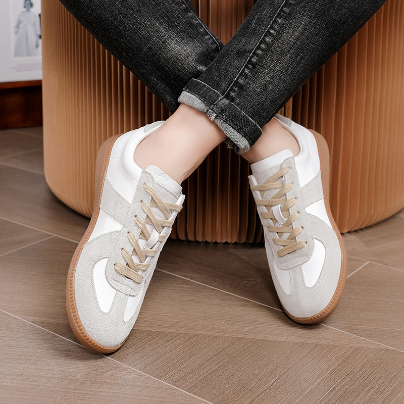 Retro-Sneaker der deutschen Armee aus Leder mit Gummisohle