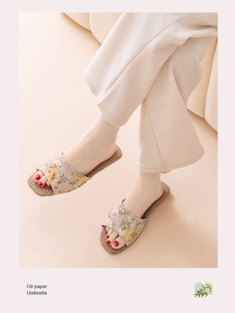 Ciabatte da donna vintage con ricami floreali