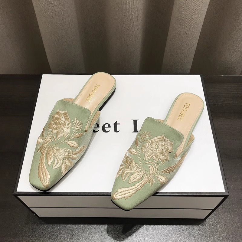 Damen-Pantoletten mit besticktem Blumenmuster