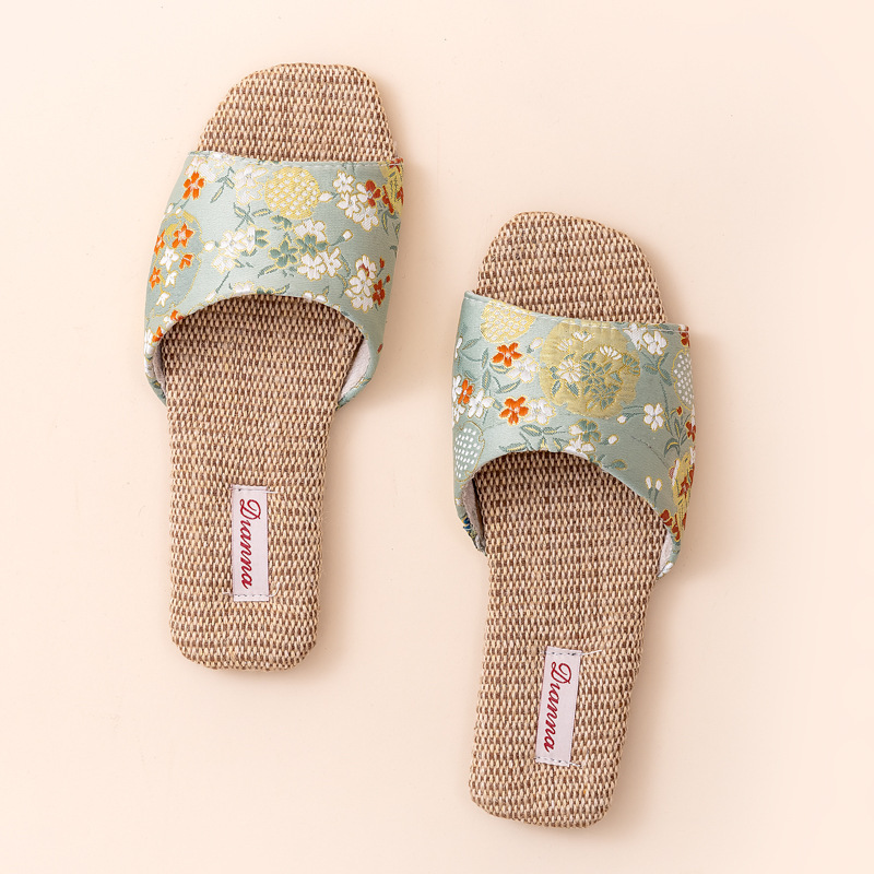 Ciabatte da donna vintage con ricami floreali 8