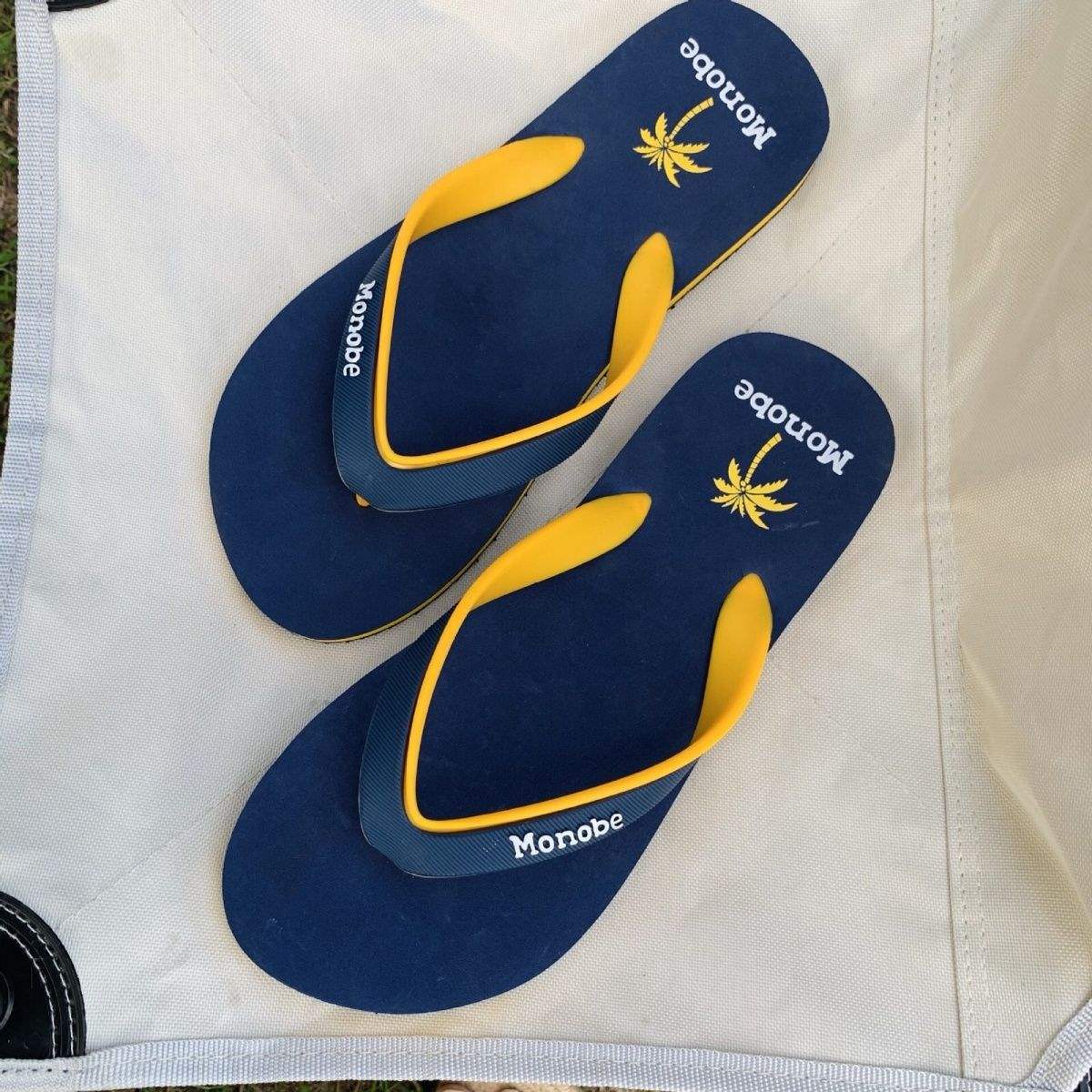 Unisex-Strand-Flip-Flops mit Palmenmuster 5
