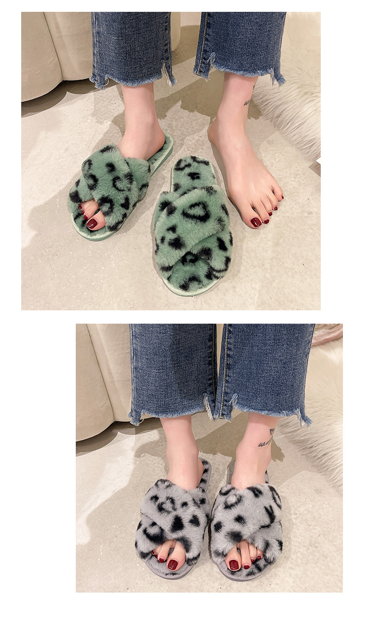 Pantofole da donna morbide con stampa leopardata e cinturino incrociato