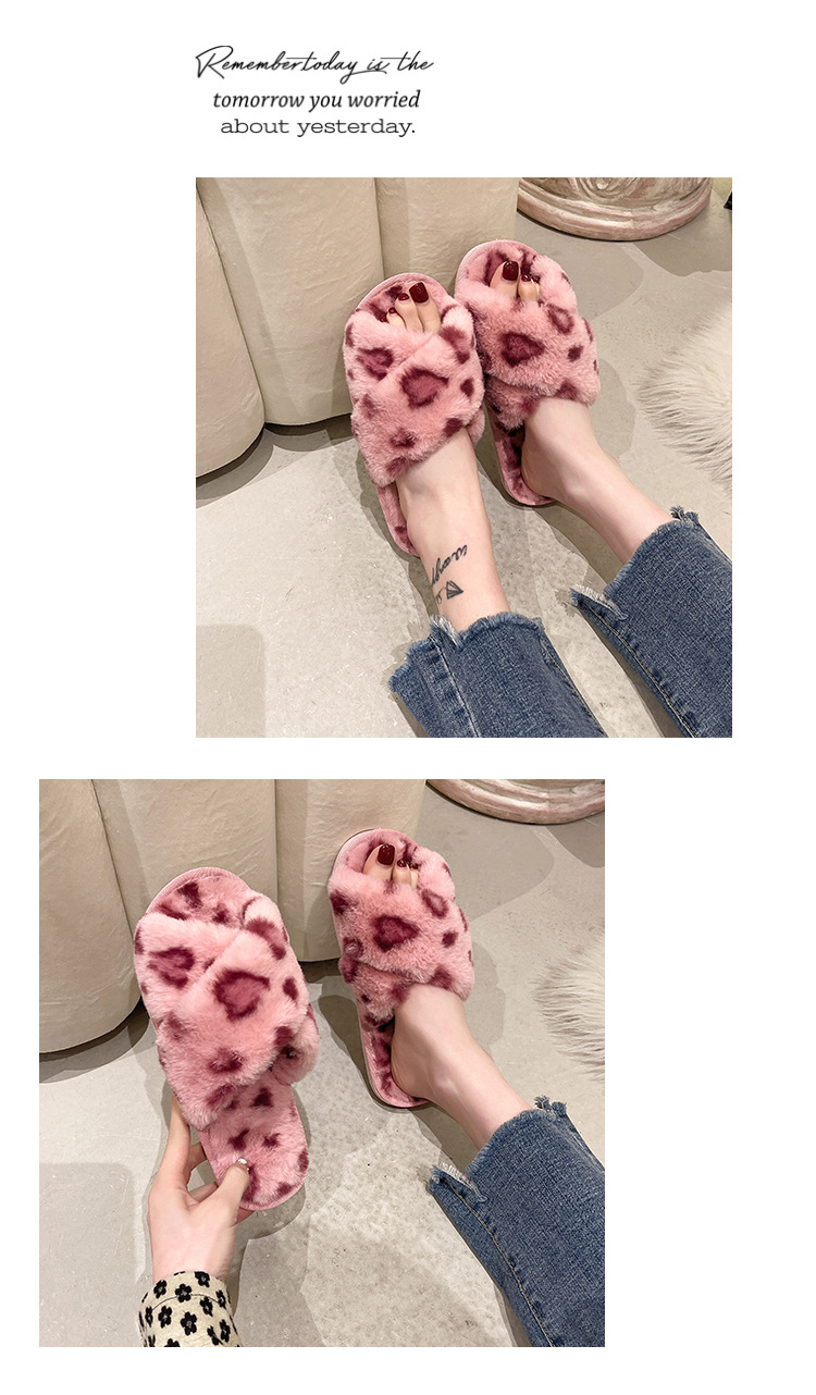 Pantofole da donna morbide con stampa leopardata e cinturino incrociato