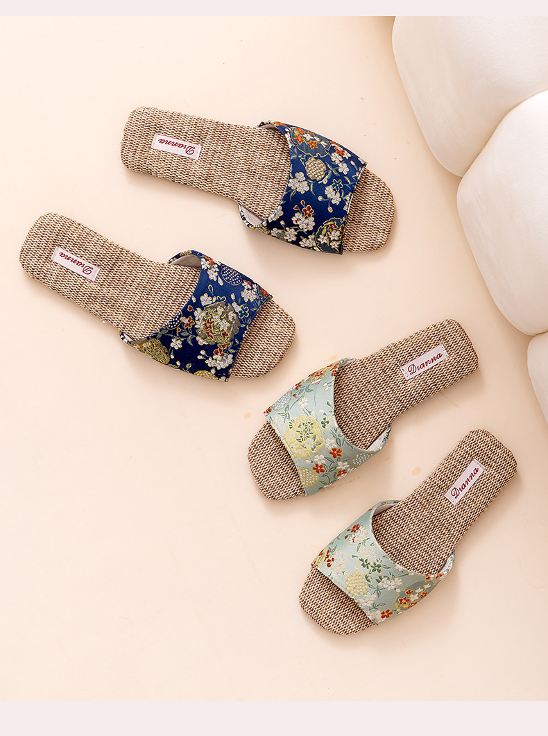 Ciabatte da donna vintage con ricami floreali