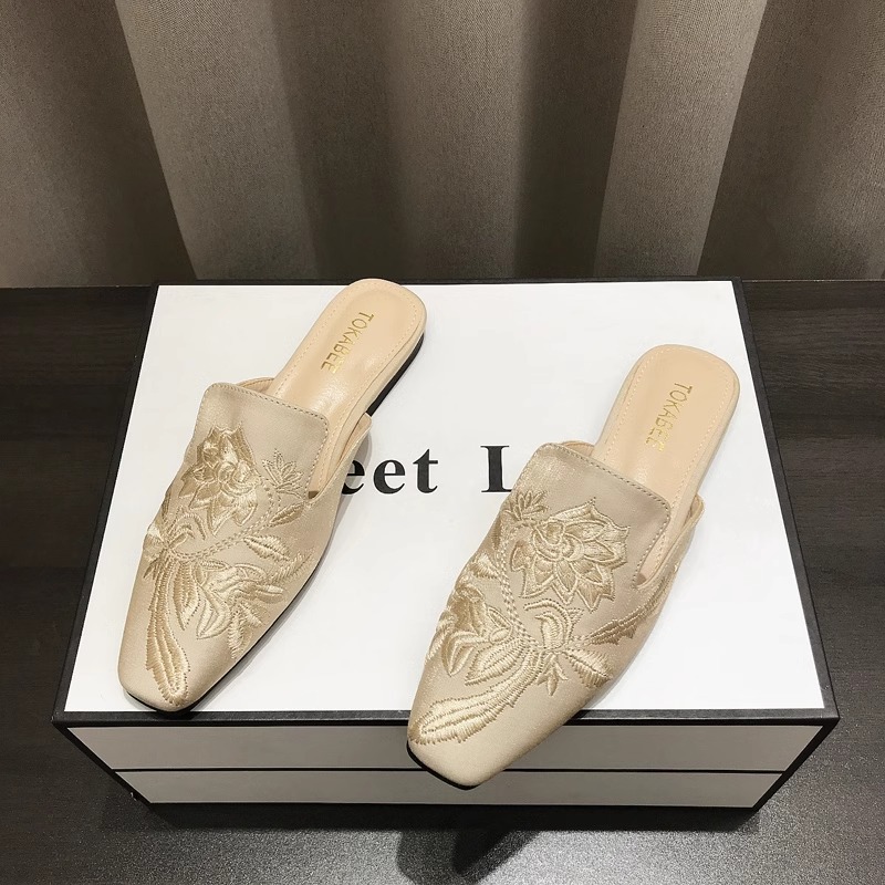 Damen-Pantoletten mit besticktem Blumenmuster