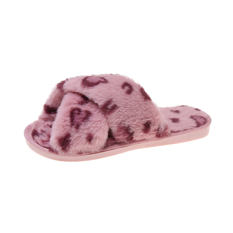 Pantofole da donna morbide con stampa leopardata e cinturino incrociato 7