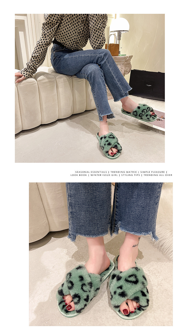Pantofole da donna morbide con stampa leopardata e cinturino incrociato