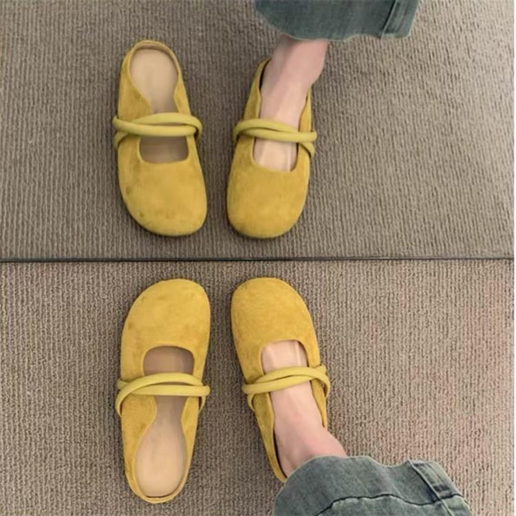 Scarpe basse da donna Mary Jane in camoscio, modello slip-on.