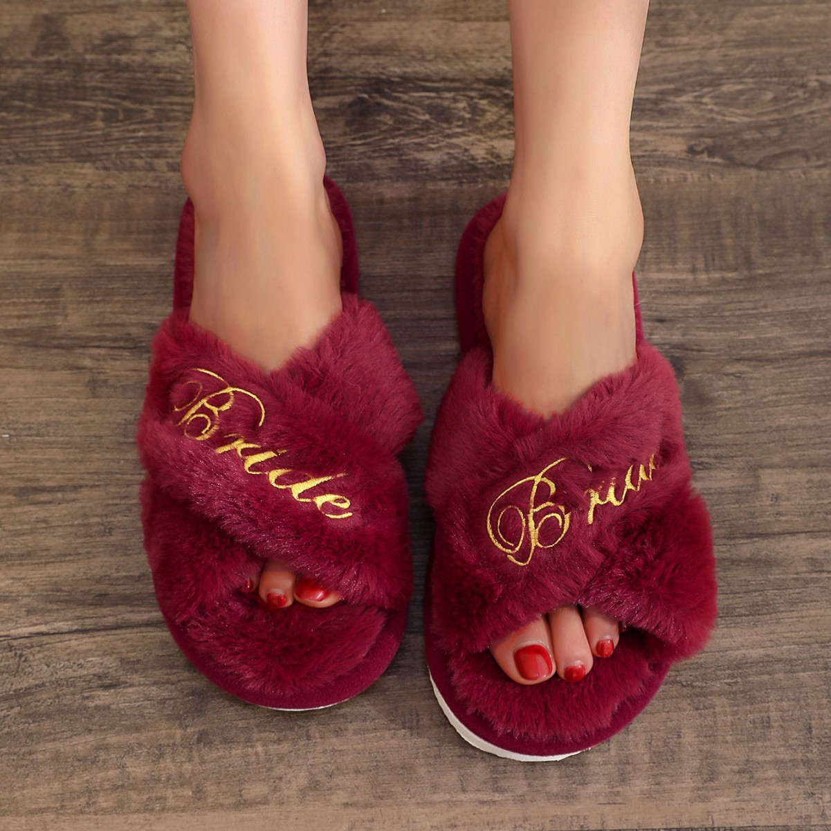 Pantofole da donna in peluche con cinturini incrociati e ricamo "Sposa" 4