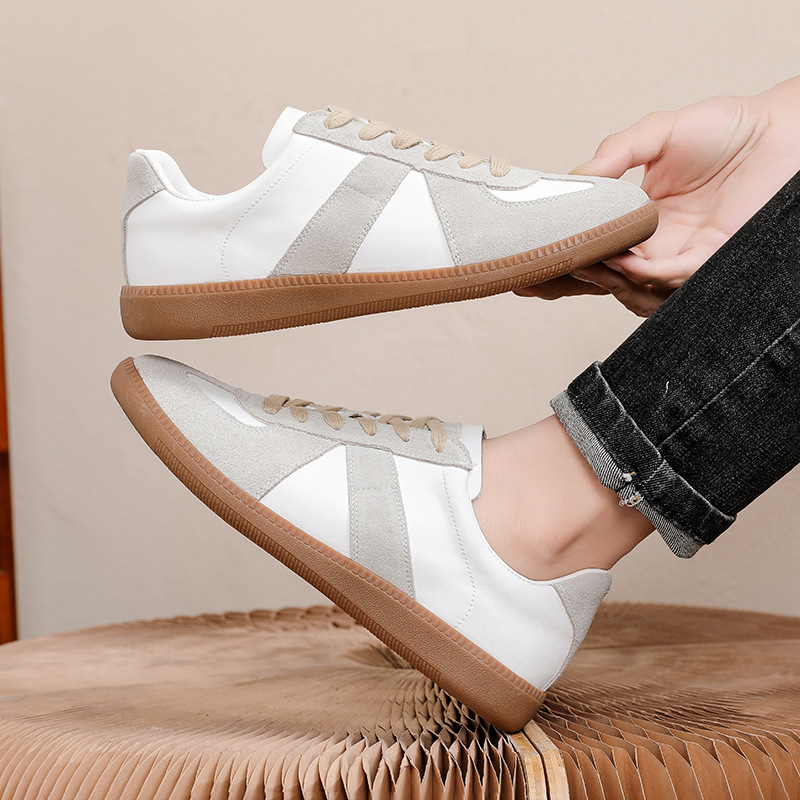 Retro-Sneaker der deutschen Armee aus Leder mit Gummisohle