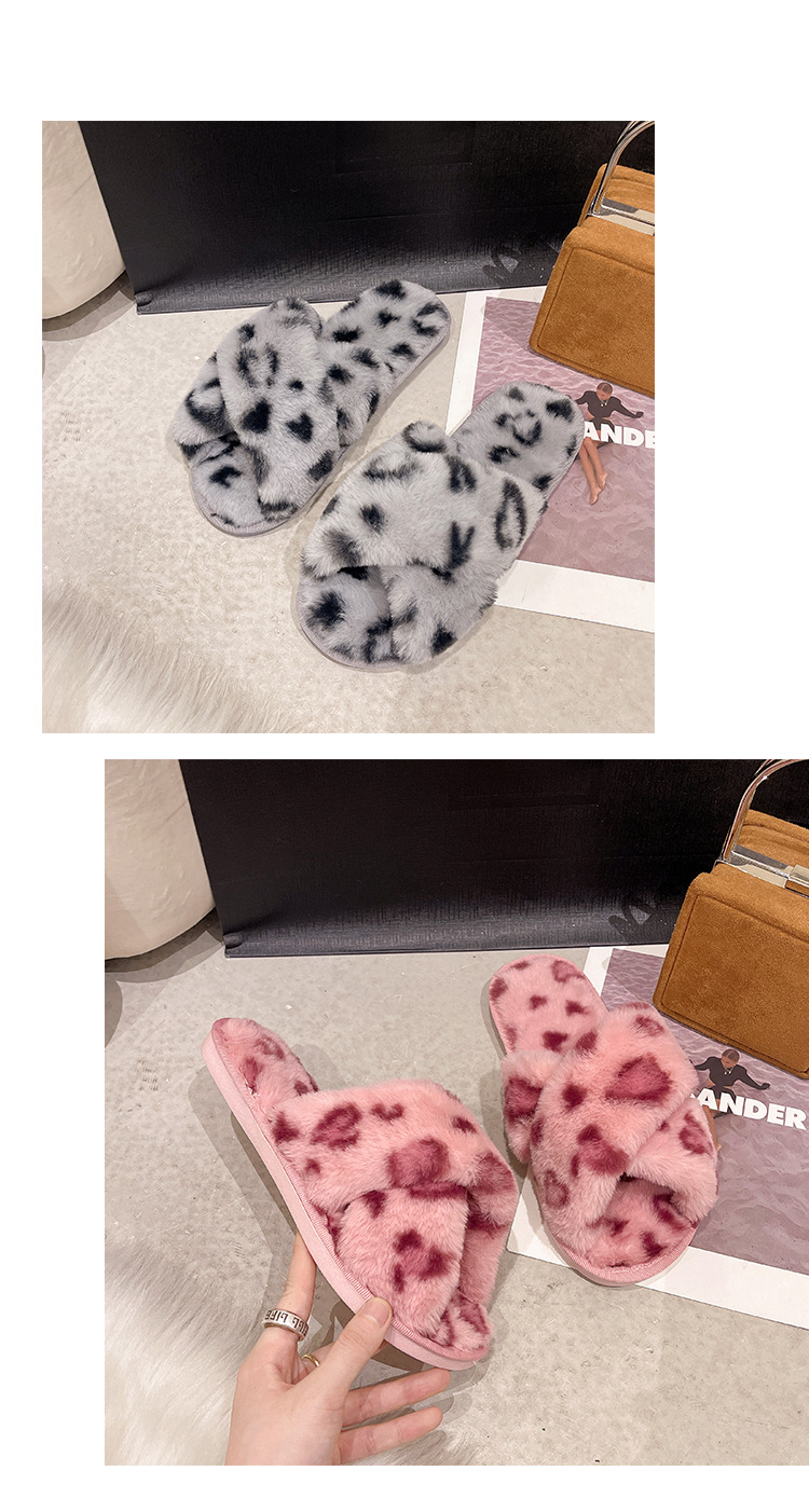 Pantofole da donna morbide con stampa leopardata e cinturino incrociato