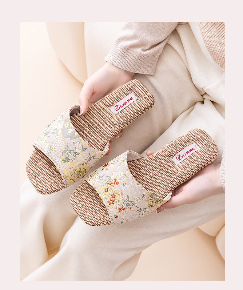 Ciabatte da donna vintage con ricami floreali
