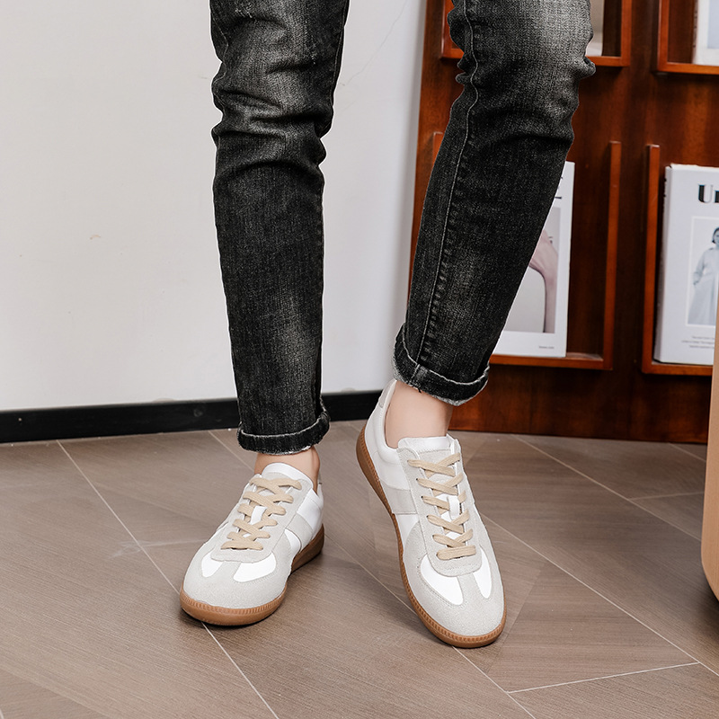 Retro-Sneaker der deutschen Armee aus Leder mit Gummisohle