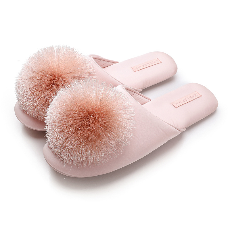Pantofole eleganti da donna in raso con pompon soffice 6