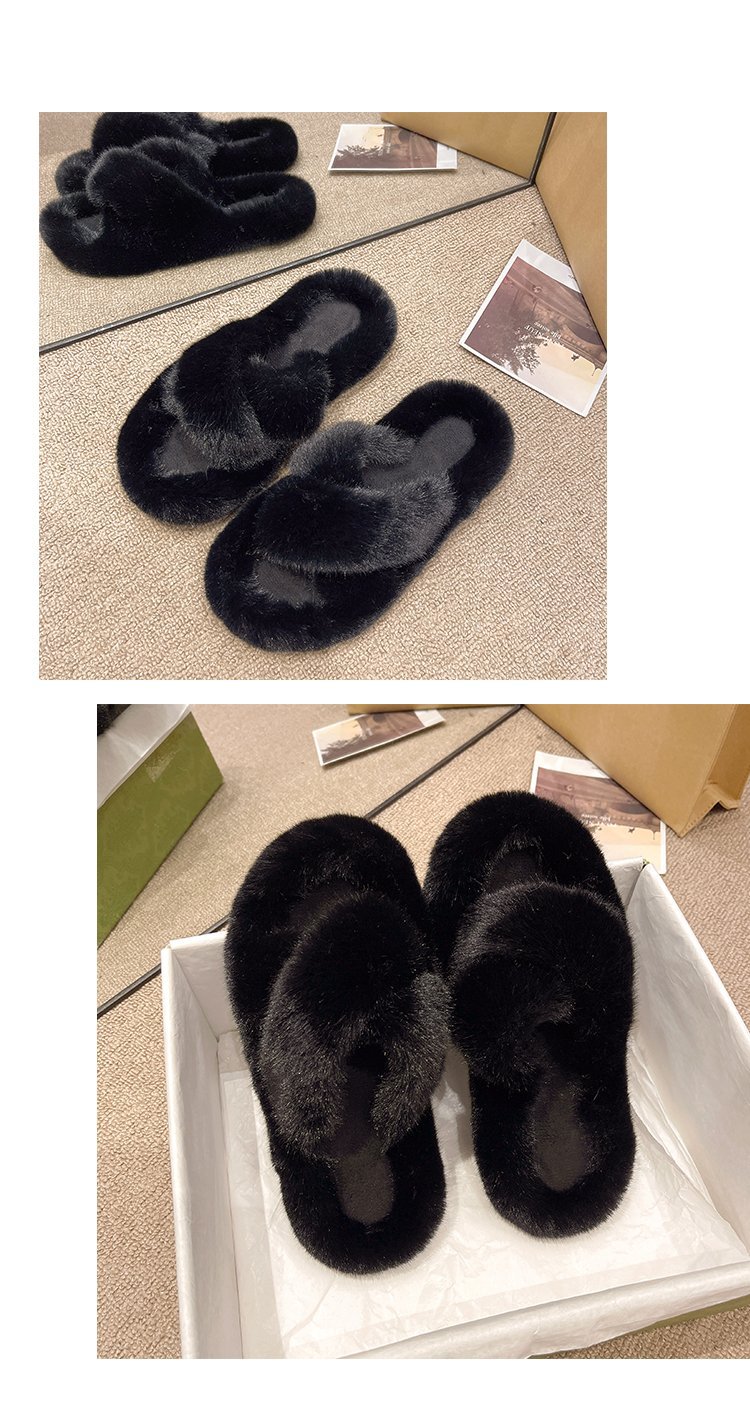 Pantuflas de mujer con tiras cruzadas y suave piel sintética.
