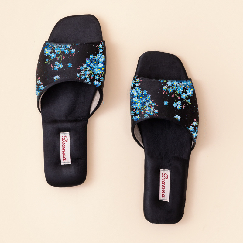 Elegante flache Damenpantoffeln mit Blumenmuster 4