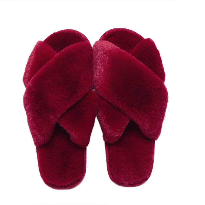 Pantoufles d'intérieur pour femmes, à brides croisées en fausse fourrure, bout ouvert et peluche. 5