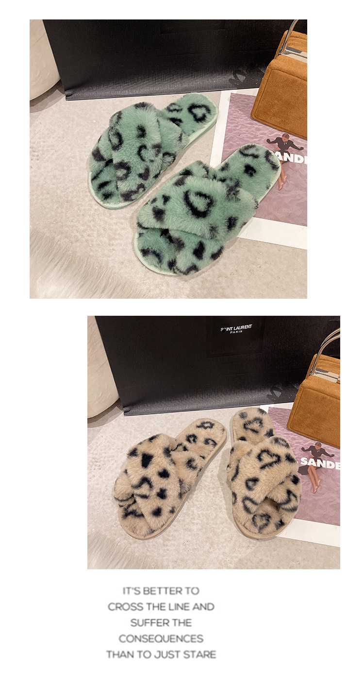 Pantofole da donna morbide con stampa leopardata e cinturino incrociato