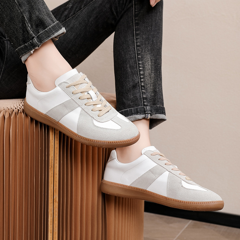 Retro-Sneaker der deutschen Armee aus Leder mit Gummisohle
