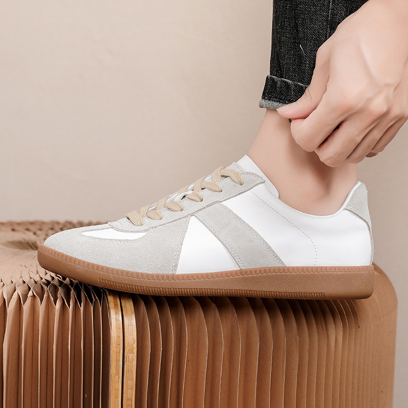 Retro-Sneaker der deutschen Armee aus Leder mit Gummisohle