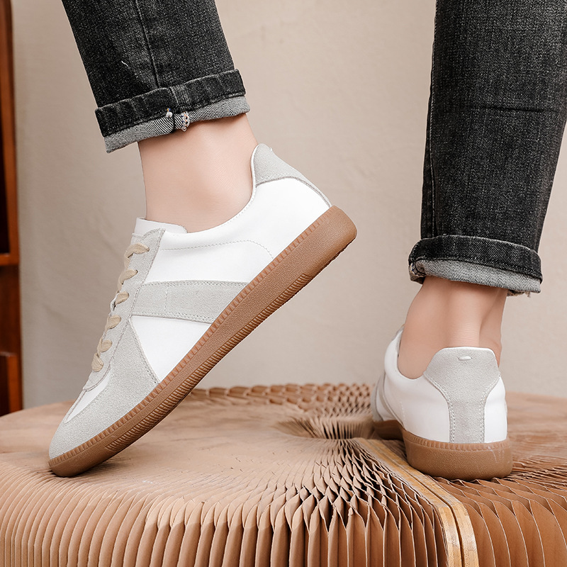 Retro-Sneaker der deutschen Armee aus Leder mit Gummisohle