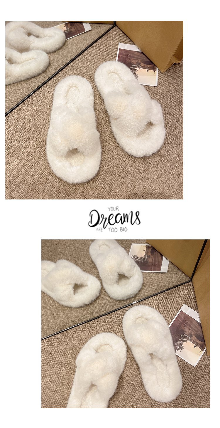 Pantuflas de mujer con tiras cruzadas y suave piel sintética.