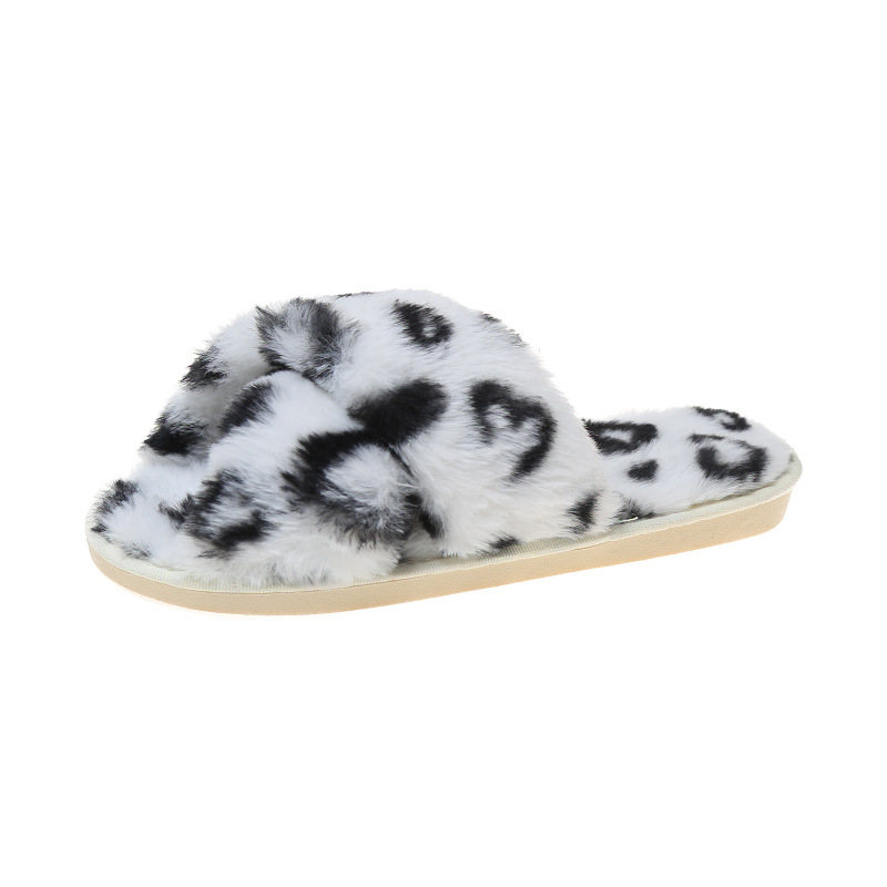 Pantofole da donna morbide con stampa leopardata e cinturino incrociato 6