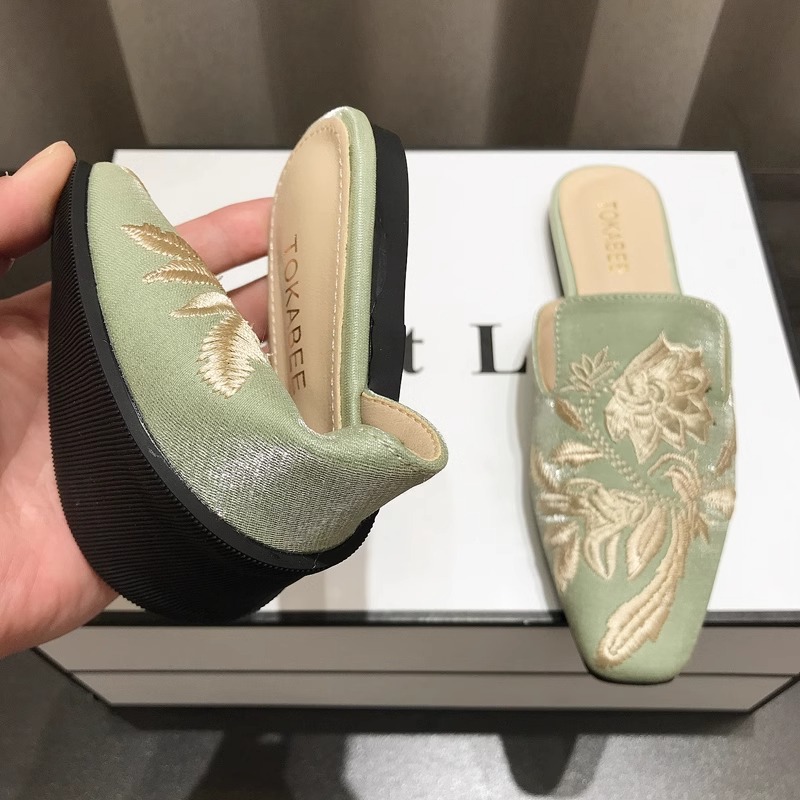 Damen-Pantoletten mit besticktem Blumenmuster