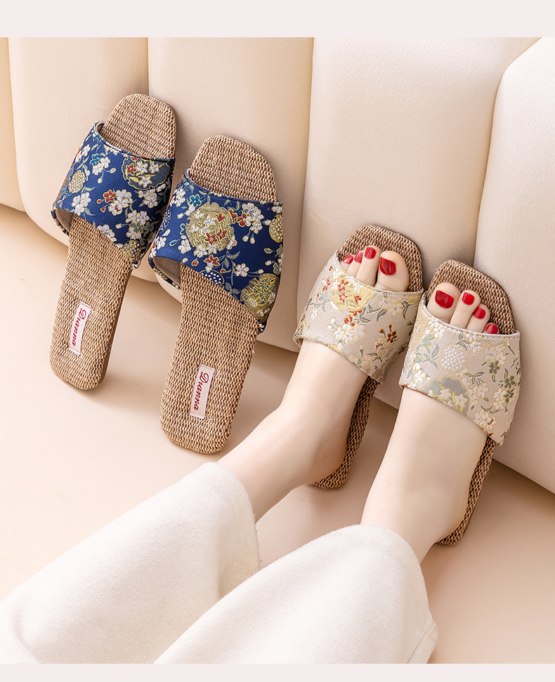 Ciabatte da donna vintage con ricami floreali